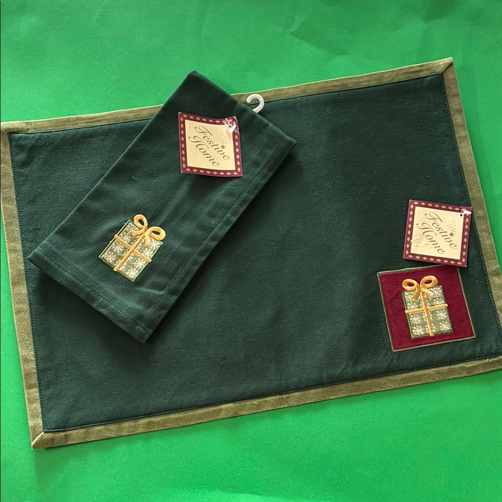 Festive Home - Placemat & Kitchen Towel